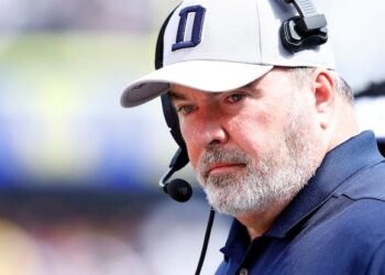 Jerry Jones takes jab at Cowboys head coach Mike McCarthy, then backtracks