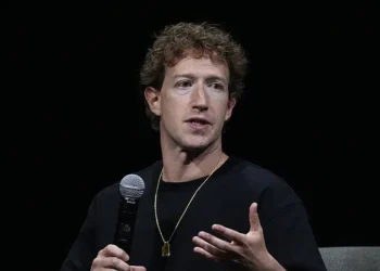 Mark Zuckerberg announces the date that will end mobile phones and is clear about their replacement: “It will be like with computers”