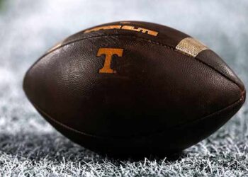 4-star Tennessee Vols decommit already projected to sign with hated SEC rival