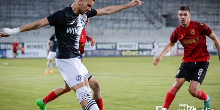 Локомотив Москва може да е готов да продаде един от най-талантливите си изгряващи играчи.