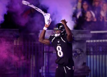 Ravens’ Lamar Jackson Rising to the Challenge as Baltimore Eyes Playoff Glory