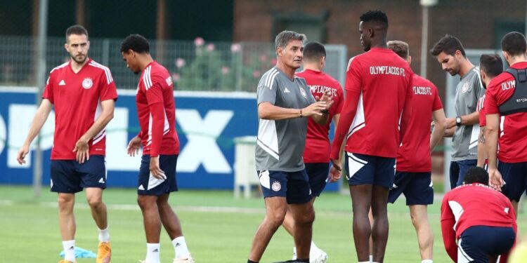 Ολυμπιακός απολύει τέσσερα μέλη του προσωπικού για στοιχηματισμό εναντίον του Ολυμπιακού να χάσει στους αγώνες
