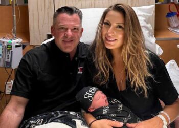 Congratulations 🎉🎉: NASCAR Driver and his girlfriend set to welcome a new born baby after been confirm by the family doctor that she’s going to…. read more