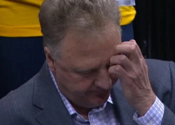 Unexpected heartbreaking news:LARRY BIRD Mourn Boston Celtics Legend confirm death today…