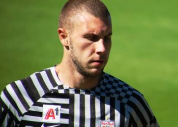 Тужна срцепарајућа вест за српски национални фудбал као легенда преминула у 67….