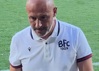 Allerta stampa: squalificato l’allenatore del Bologna Vincenzo Italiano dopo un acceso scambio di battute