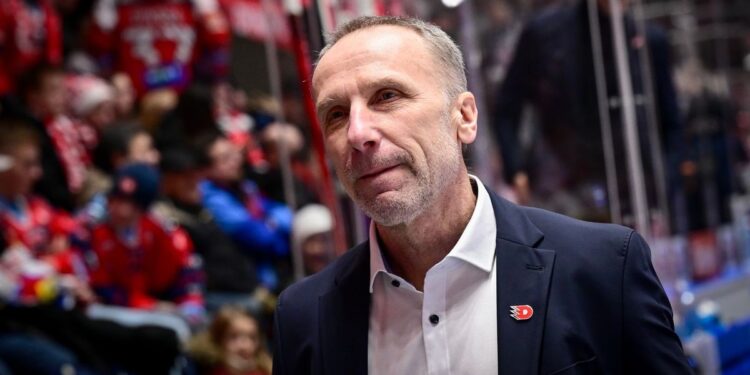 Šokující zpráva: Hlavní trenér Dynama Pardubice oznámil odchod do důchodu a fanoušky ohromil.