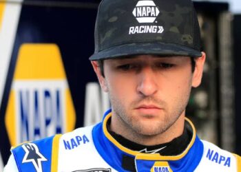 Heartbreaking News: Tears Flows As Legendary professional Chase Elliott And His wife involved in a car crash with 3NASCAR Who….read more