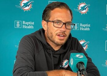 Breaking: On the eve of the 2025 season, Miami Dolphins head coach Mike McDaniel stunned the NFL world by announcing a massive roster overhaul, citing “unfinished business” and a relentless pursuit of…see more