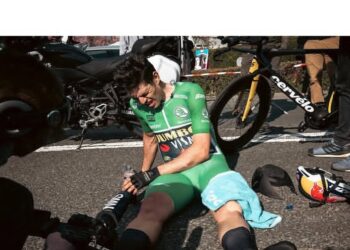 Achter de Glorie: Wout van Aert Deelt Zijn Zwaarste Racemomenten