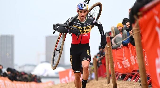 Tranen in het peloton: Mathieu van der Poel krijgt te maken met verwoestend nieuws