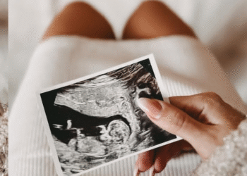 Tunteellinen Kimi Räikkönen paljastaa vaimonsa raskauskomplikaatiot avoimessa haastattelussa