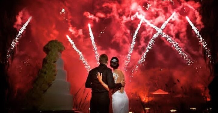 Jäämies sulaa: Kimi Räikkönen paljastaa vaimonsa odottavan seuraavaa lasta