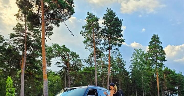 “Hän kohtelee minua kuin kuningatarta – Kimi Räikkösen vaimo avautuu ylellisestä elämästä, jonka hänen miehensä on hänelle antanut, ja …