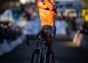 “‘Ik weet dat jullie allemaal hebben gewacht’ — Mathieu van der Poel deelt eerlijke update over zijn comeback in de wielersport