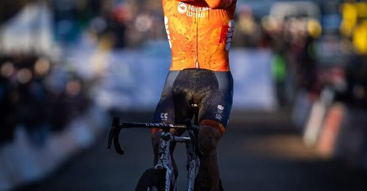 “‘Ik weet dat jullie allemaal hebben gewacht’ — Mathieu van der Poel deelt eerlijke update over zijn comeback in de wielersport