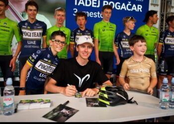 Od prvaka do humanitarci – Pogačarjeva iskrena poteza za pomoč razseljenim Slovencem se konča z obljubo, ki se je dotaknila naroda