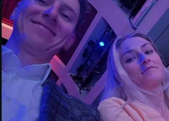 Močan par na kolesu in zunaj njega – v notranjosti bogastva, življenjskega sloga in pametnih naložb Tadeja Pogačarja in Urške Žigart