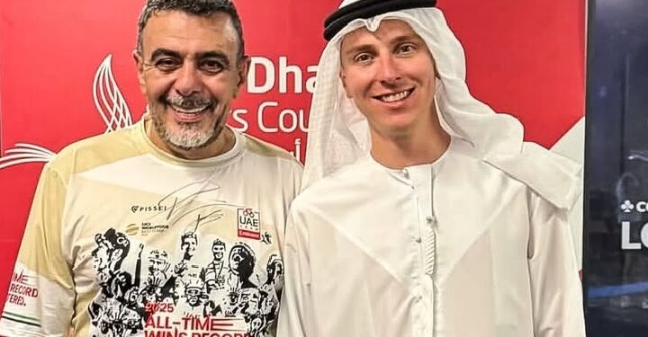 Tadej Pogačar sprejema kulturo ZAE – prvak Toura opažen v tradicionalni emiratski obleki med obiskom Abu Dhabija