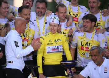 Čustveno slovo ali nov začetek? – Sporočilo Tadeja Pogačarja navijačem pušča kolesarski svet v ugibanju …