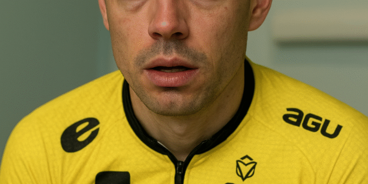 Wout van Aert opgenomen in het ziekenhuis na virusinfectie — Fans sturen steunbetuigingen naar Belgische ster