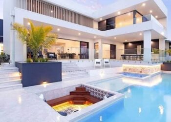 Wout van Aerts grootste overwinning tot nu toe: de wielrenner bereidt zich voor op een nieuwe thuiskomst en besluit zijn vrouw te verrassen met iets heel bijzonders