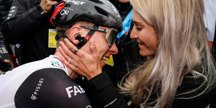 »Vsak udarec, vsaka zmaga – zanjo« – Tadej Pogačar spregovori o ljubezni, ki je spodbudila njegovo vrnitev