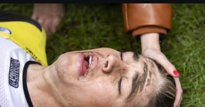 🔴 “Ontroerend moment: Wout van Aert zakt in elkaar tijdens training — Fans en teamgenoten in shock”