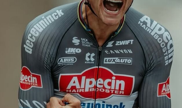 Mathieu van Aert stuurt een oprechte boodschap van dankbaarheid naar zijn fans – hij bedankt hen voor hun onwrikbare steun, passie en geloof in elke wedstrijd. Hij zegt dat hun energie hem elke dag weer motiveert om dieper te gaan, harder te vechten en grootsheid na te streven. Fans zijn enthousiast omdat hij nog grotere momenten belooft…