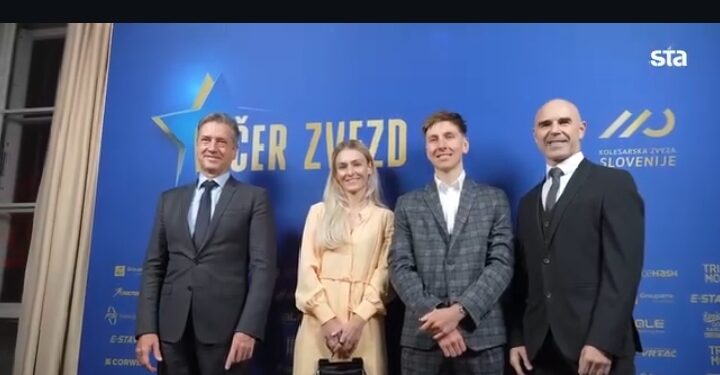 Tadej Pogačar in njegovo dekle še naprej dokazujeta, da ljubezen in uspeh gresta z roko v roki. Zdi se, da slovenski kolesarski superzvezdnik, znan po svojih neverjetnih dosežkih na cesti, črpa moč in navdih iz svojega cvetočega razmerja. Skupaj par pooseblja ravnovesje – kjer se ambicija sreča z naklonjenostjo, odločnost pa podžiga neomajna podpora…