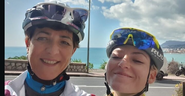 »Kar je Tadej Pogačar napisal po branju Urškinega slovesa od matere, vam bo zlomilo srce«