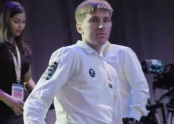 Tour de Force na tribunah: Tadej Pogačar presenetljivo nastopil na današnjem e-športnem kolesarskem dogodku