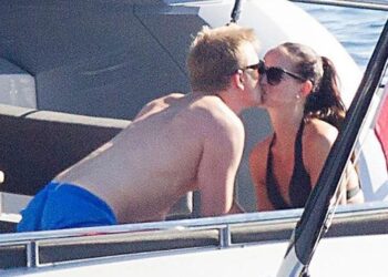 Kimi ja Minttu Räikkönen ajelehtivat unelmalomalla… Mutta auringon alla on enemmän