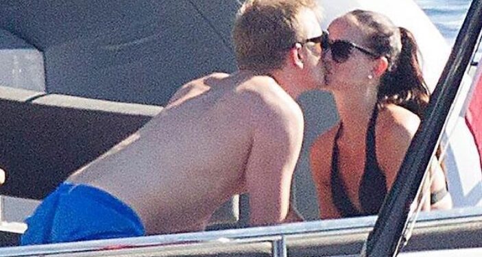 Kimi ja Minttu Räikkönen ajelehtivat unelmalomalla… Mutta auringon alla on enemmän