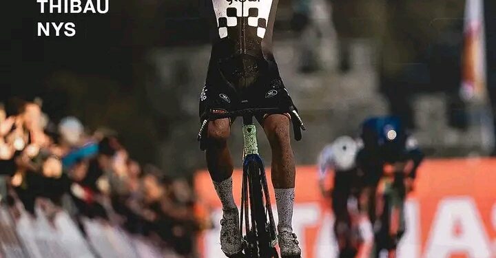 Thibau NYS claimt overwinning en eert de inspanning achter de prestatie