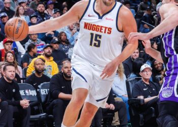 David Adelman Breaks Silence on Why Nikola Jokić Was Benched the Entire Second Quarter — “It Was About …