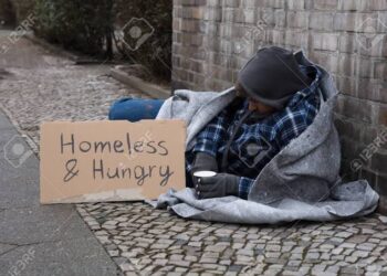 Yhä Jäämies, yhä Sydän: Kimi Räikkönen auttaa katukerjäläistä ja todistaa, että hänen perintönsä ulottuu kilpa-ajon ulkopuolelle. Mutta fanit eivät ole tyytyväisiä sanottuaan… Lue lisää