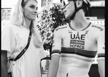 »Tadej Pogačar prekinja molk: Boleč incident, ki je skoraj končal njuno razmerje – in močan skupni preobrat«