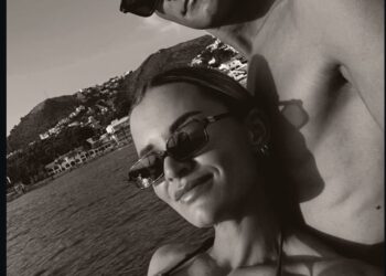 “Mathieu van der Poel en Roxanne Bertels verbluffen fans — ‘We zijn klaar voor wat komen gaat’, maar wat bedoelen ze nu echt? Krijgen we straks goed nieuws?”