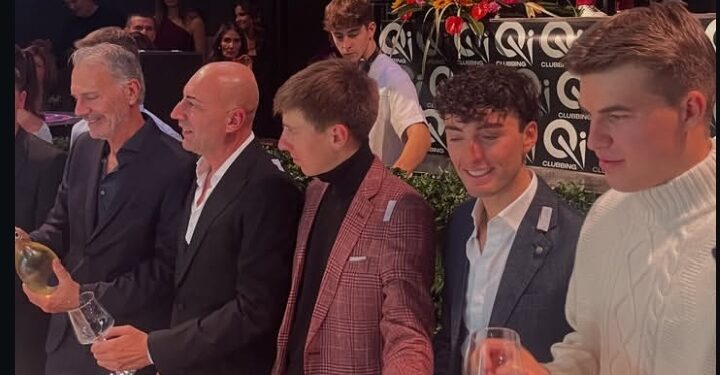 Tadej Pogačar blesti na zvezdniški gala prireditvi italijanskega kolesarstva – prvaki praznujejo sezono v stilu