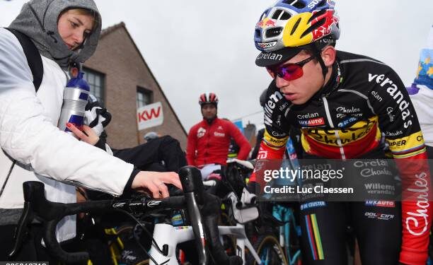 Een ongelooflijke wending: Wout van Aert en zijn vrouw Sarah De Bie onthullen een levensveranderende beslissing die fans sprakeloos achterlaat
