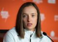 “Iga Świątek Under Fire: Critics Claim Her Pre-Match Silence Is Sending the Wrong Message