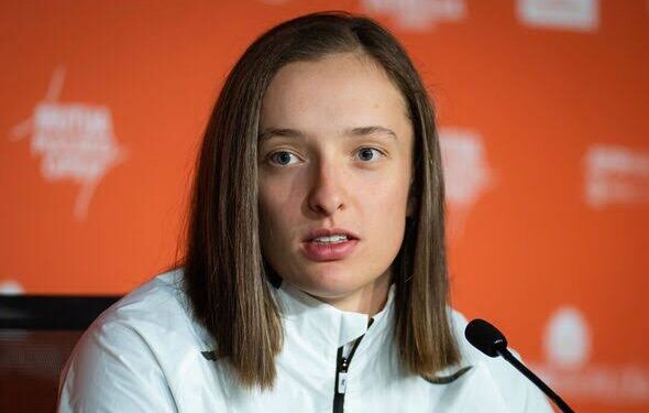 “Iga Świątek Under Fire: Critics Claim Her Pre-Match Silence Is Sending the Wrong Message