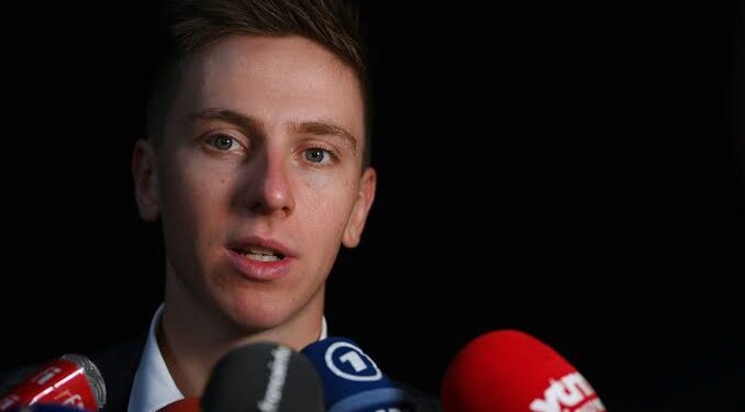 Pogačar poissa seremoniasta: Sairaus jättää mestarin sivuun suurena iltanaan”