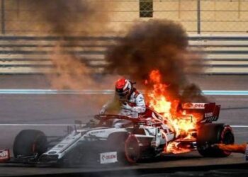 ”Kuinka paljon Kimi Räikkönen todella maksoi F1-tiimeilleen kolarivaurioiden vuoksi?”