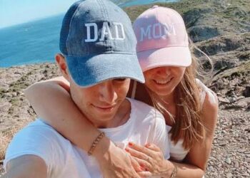 Snelle benen, slim geld: een kijkje in het luxueuze leven, de strategische investeringen en de familiewaarden van Wout van Aert