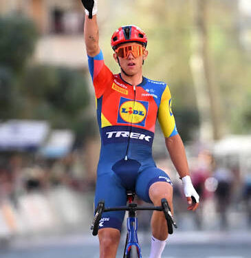 “Lidl–Trek verdedigt Thibau Nys terwijl Netflix hem blijft negeren — Fans roepen op tot een documentaireserie over het snelst opkomende wielertalent”