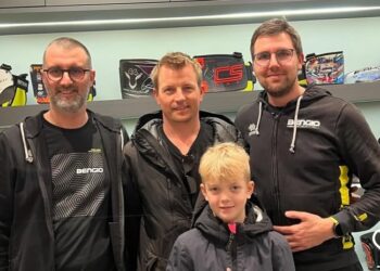 Räikkösen poika Robin: Isänsä jalanjäljissä?  ”Voisiko seuraava Räikkönen olla seuraava F1-tähti? Fanit spekuloivat Robinin tulevaisuudesta.”