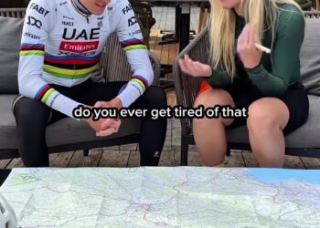 Vprašanje o obžalovanju je Tadeja Pogačarja pripeljalo do nepričakovanega odgovora o njegovem dekletu