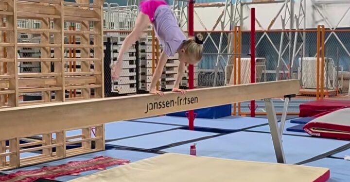 Kimi Räikkönen juhlistaa erinomaisuutta kaikissa muodoissaan ja tukee Gracen voimistelua samalla ylpeydellä kuin Robinin kilpa-ajoja